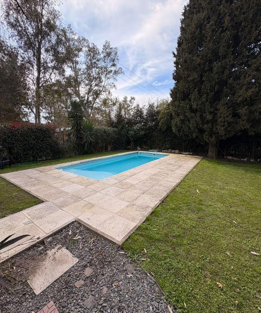 Foto de VENTA - EL PARAISO COUNTRY CLUB - HERMOSO CHALET 6 AMBIENTES EN DOS, imagen 4