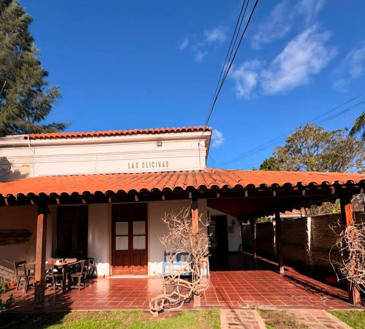 Foto de VENTA - DOS RESIDENCIAS DE ESTILO EN LOTE DE 10 X 81 M, imagen 1