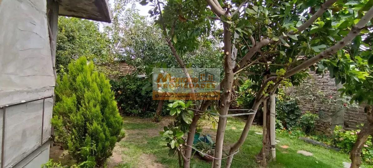 Foto de Casa En Venta En Los Troncos Con Amplio Jardín Al Frente., imagen 2