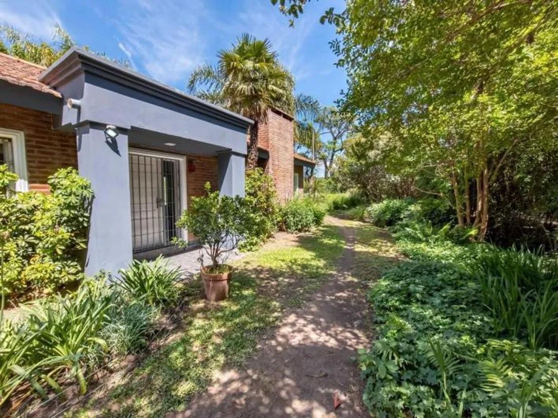 Foto de Casa 3 dorm en Villa Rivera Indarte con pileta, imagen 1