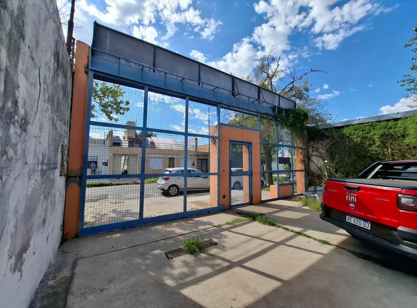 Foto de Galpon mas oficinas con darsena de estacionamiento observatorio, imagen 2