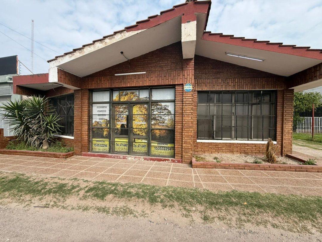 Foto de DOS CASAS + LOCAL EN JUAN B JUSTO 10500 GUIÑAZU, imagen 2