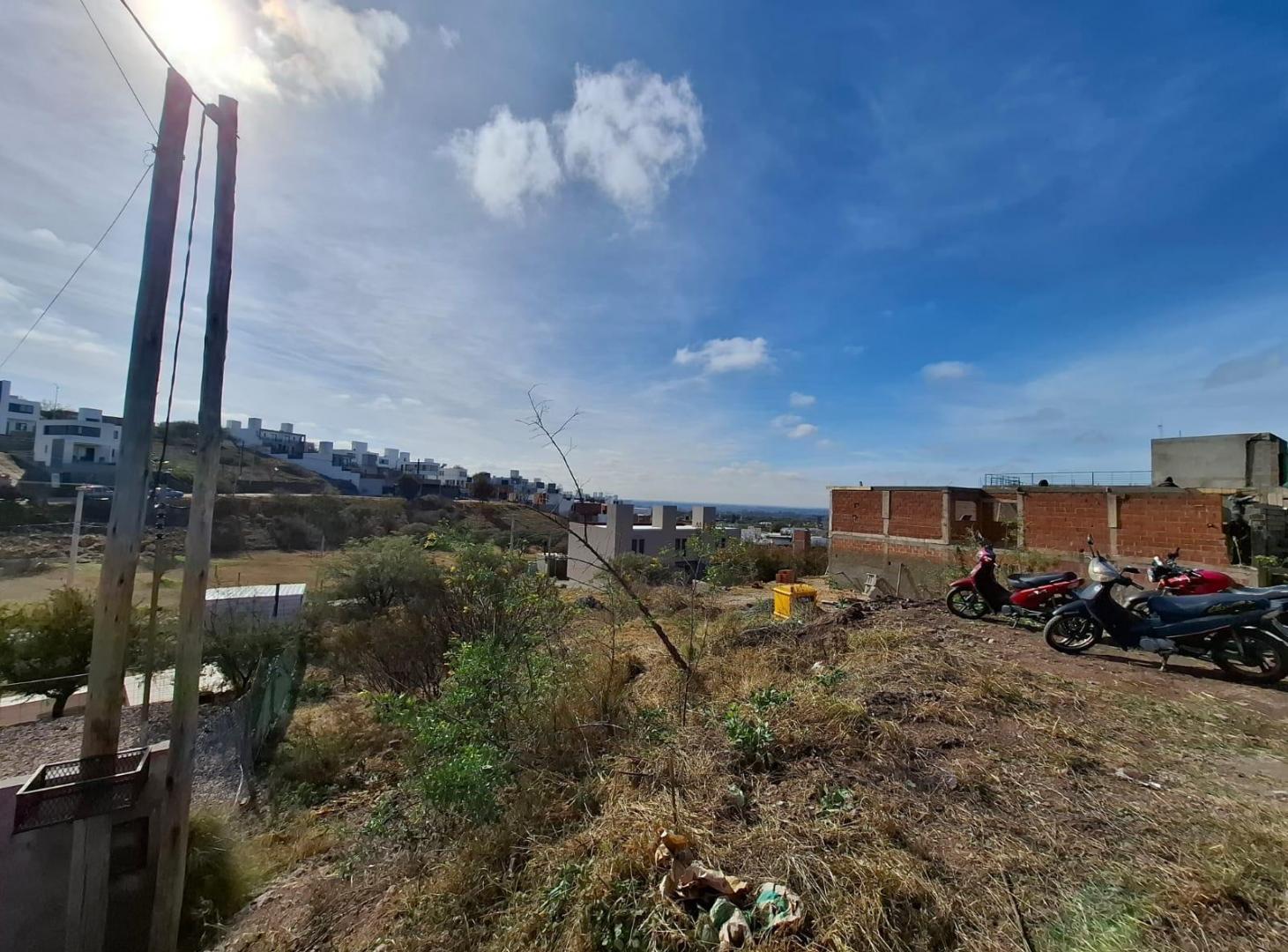 Foto de Venta lote en zona exclusiva Barrio Cuesta Colorada apto 4 duplex, imagen 3