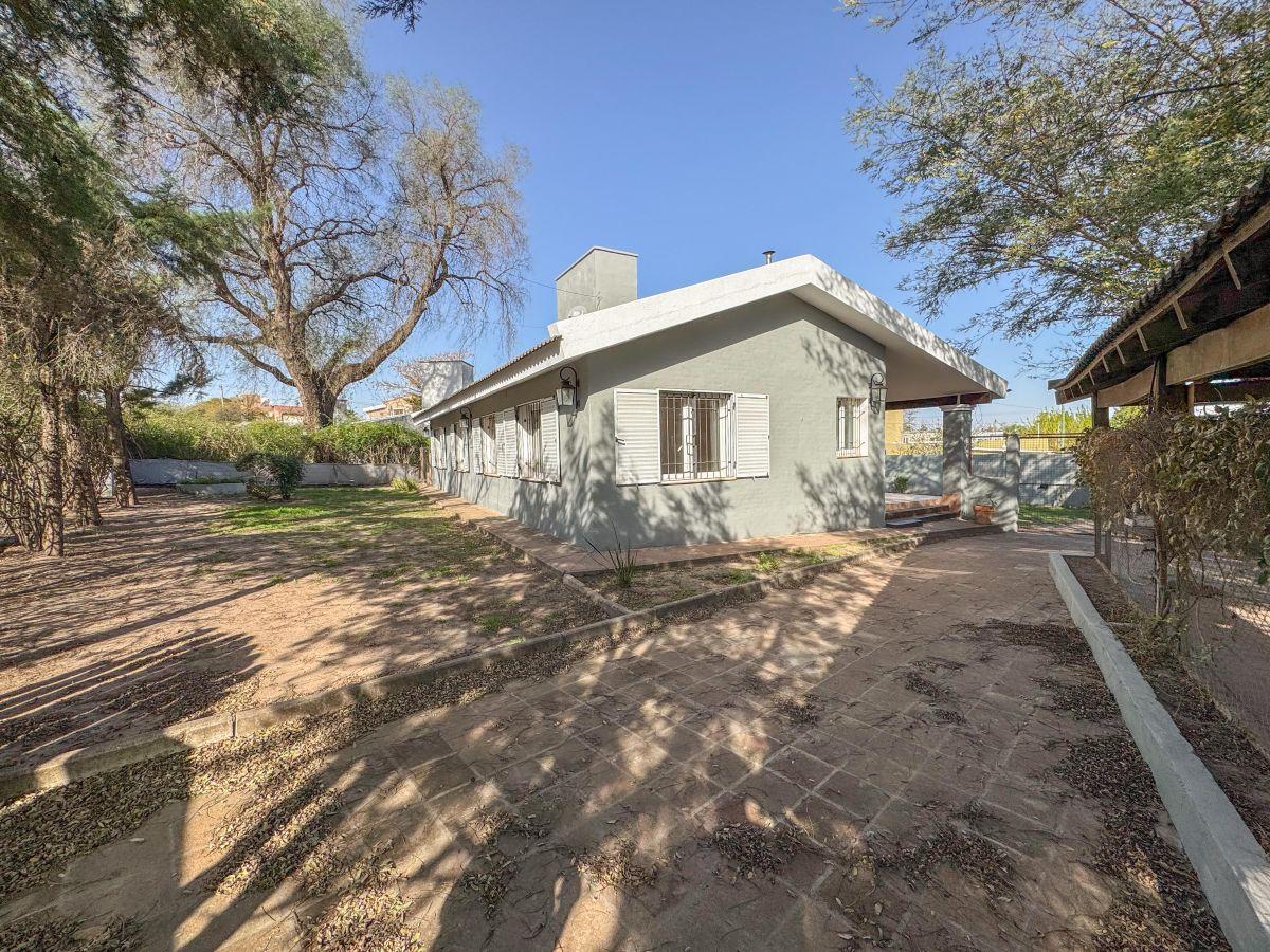 Foto de Casa de 3 dormitorios con piscina! Villa Allende - Lomas Oeste, imagen 2