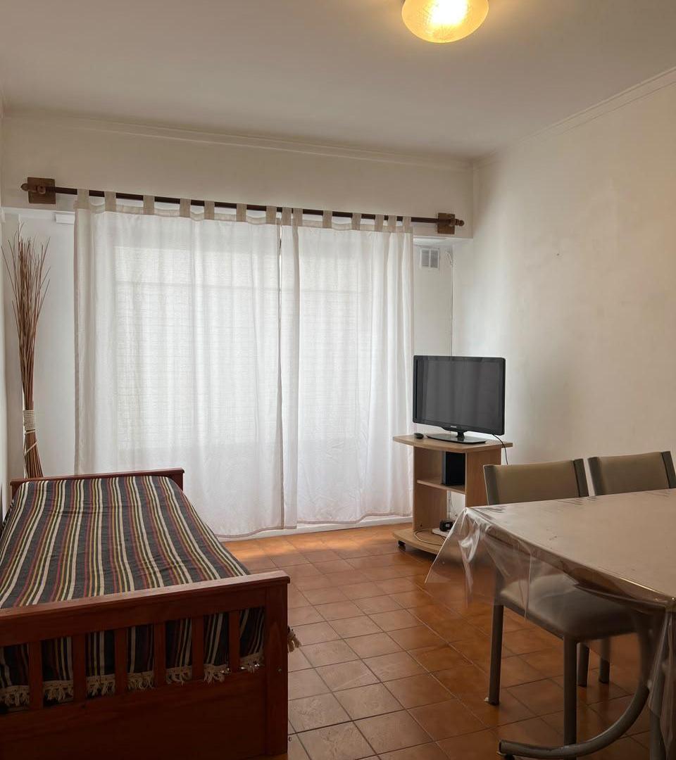 Foto de ALQUILER | Departamento 2 amb | Plaza Mitre, imagen 1