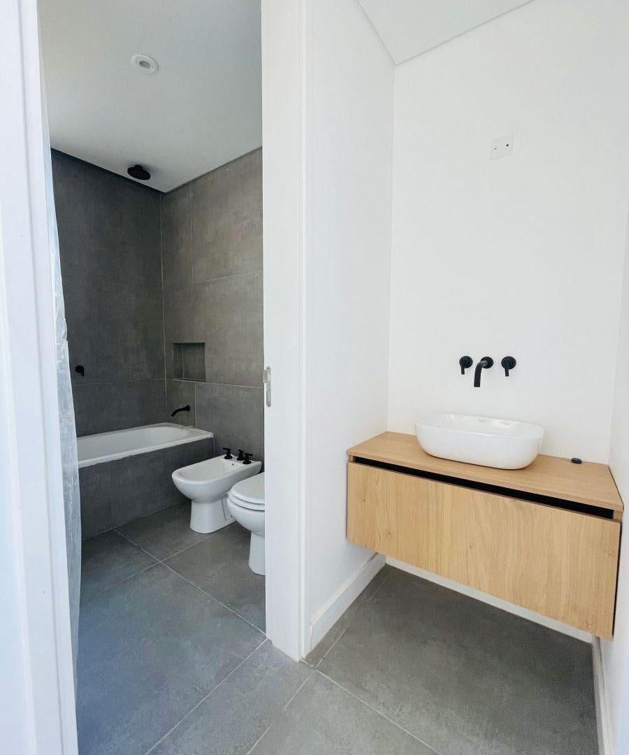 Foto de CASA A ESTRENAR EN COLINAS DE LA DESEADA a 50 mts de la guardia, imagen 2