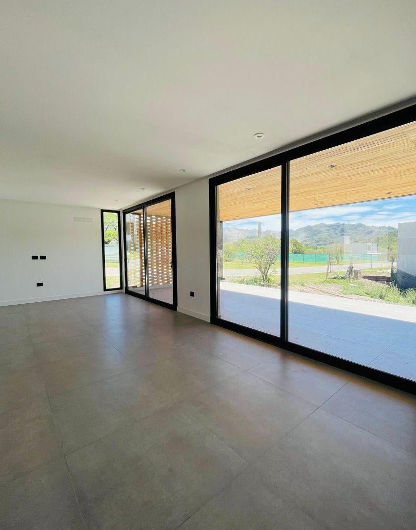 Foto de CASA A ESTRENAR EN COLINAS DE LA DESEADA a 50 mts de la guardia, imagen 4