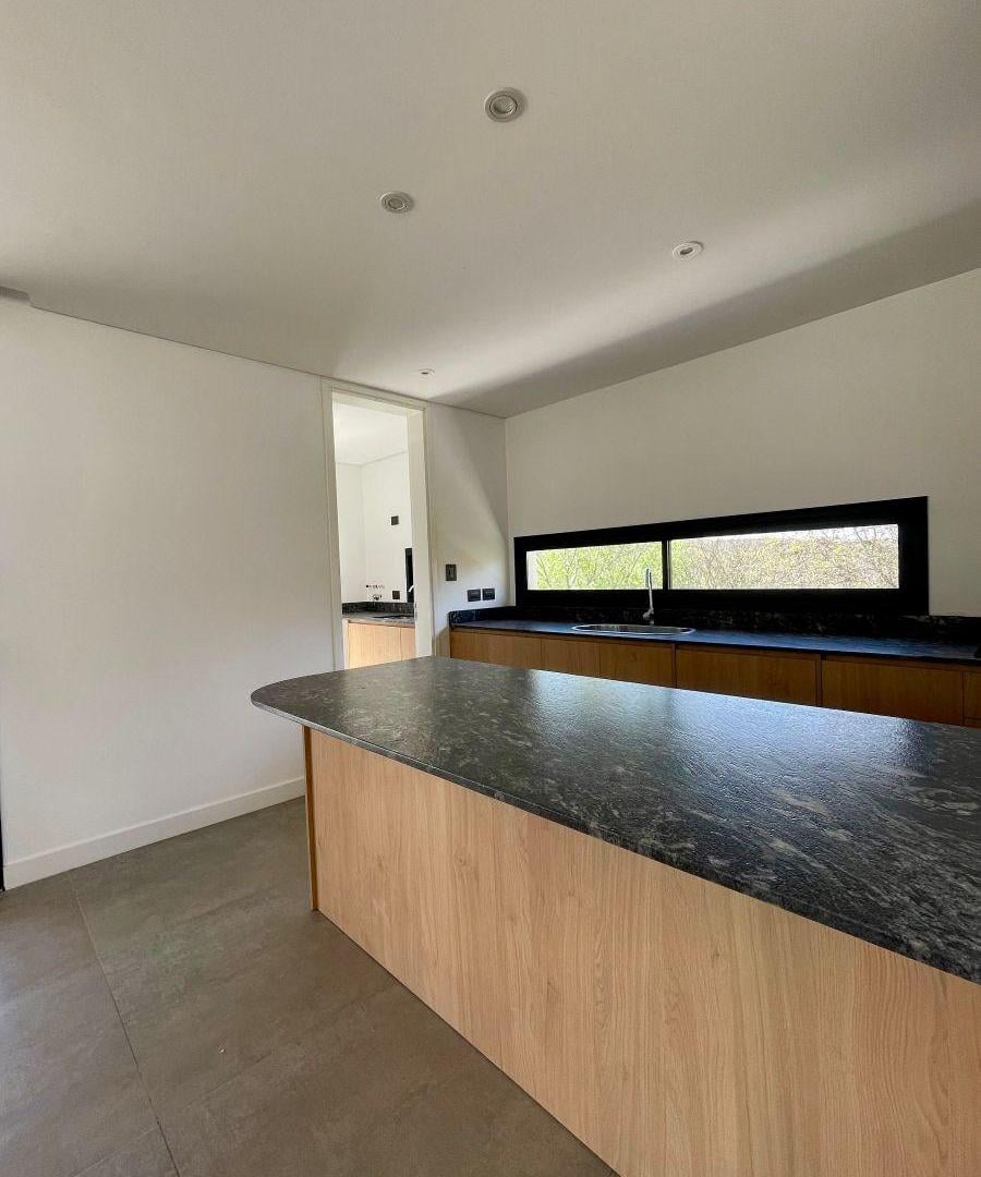 Foto de CASA A ESTRENAR EN COLINAS DE LA DESEADA a 50 mts de la guardia, imagen 3