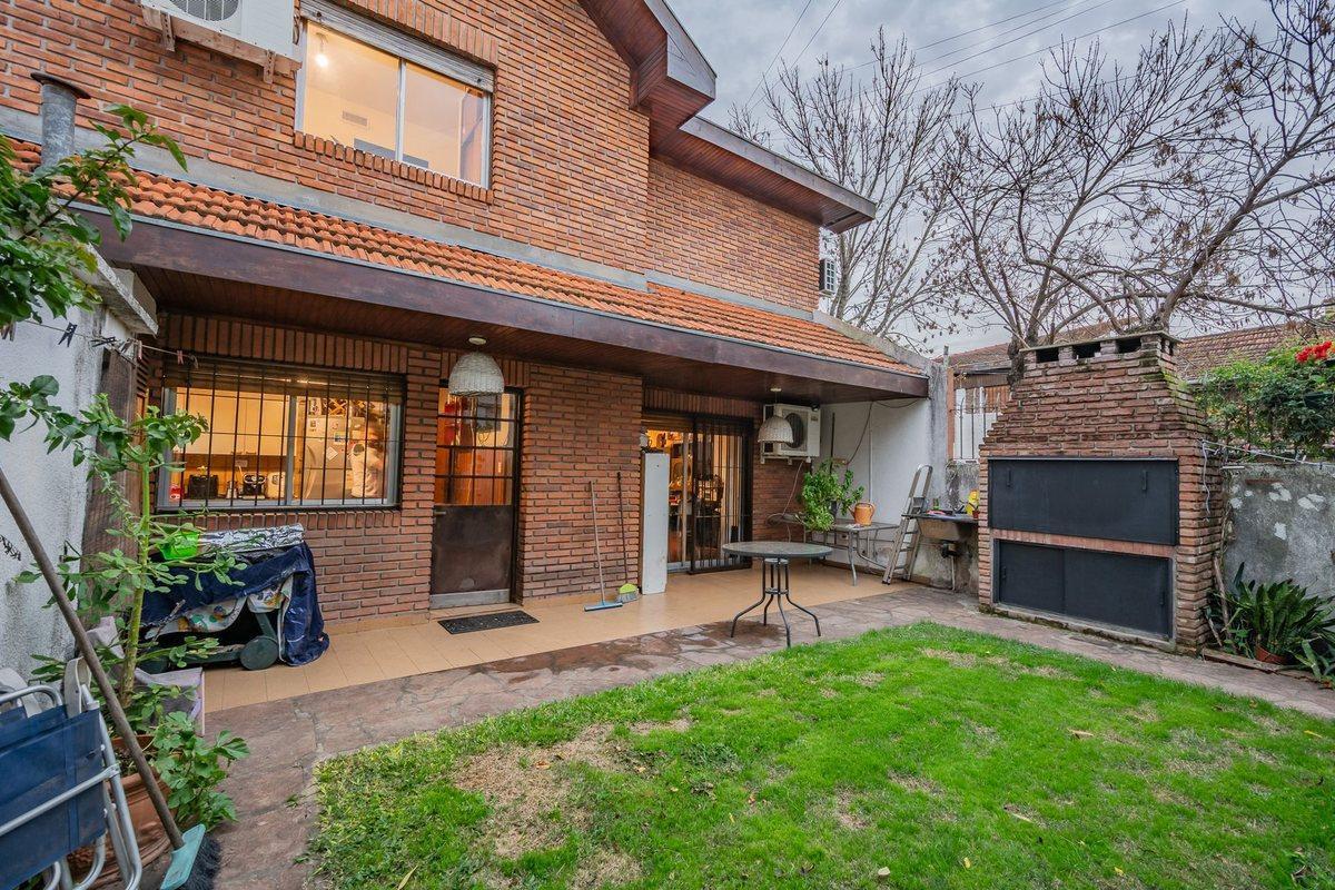 Foto de VENTA CASA 5 AMBIENTES OLIVOS PERMUTA, imagen 1