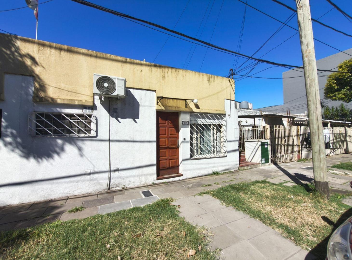 Foto de PH 2amb cochera independiente y patio – Vte. López, imagen 3