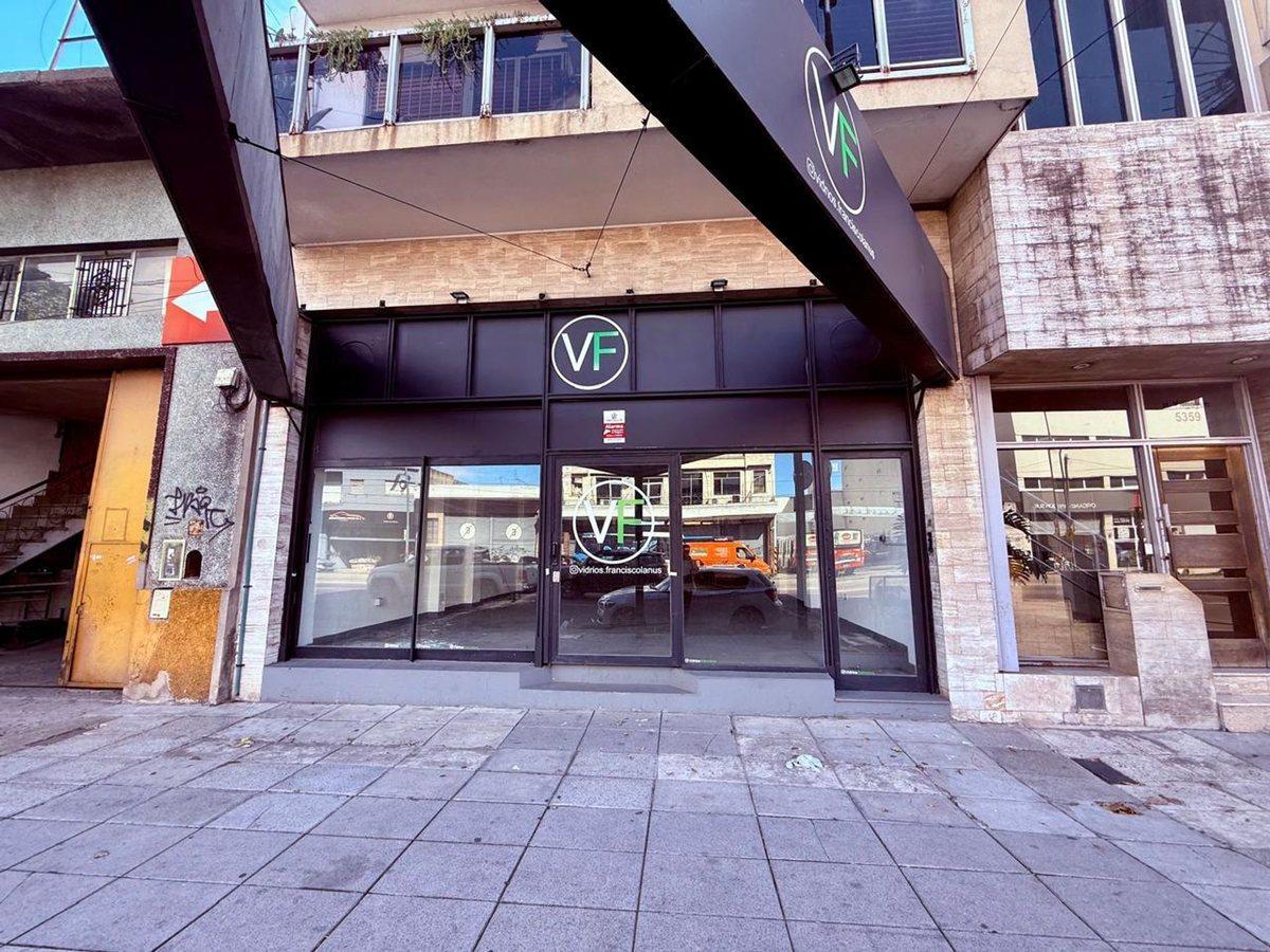 Foto de VENTA LOCAL LANUS PERMUTA, imagen 2