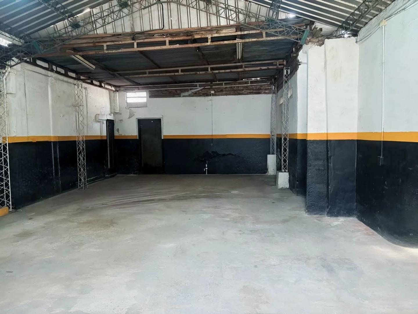Foto de GALPON/DEPOSITO AYOLAS 65 BIS 106m2, imagen 2