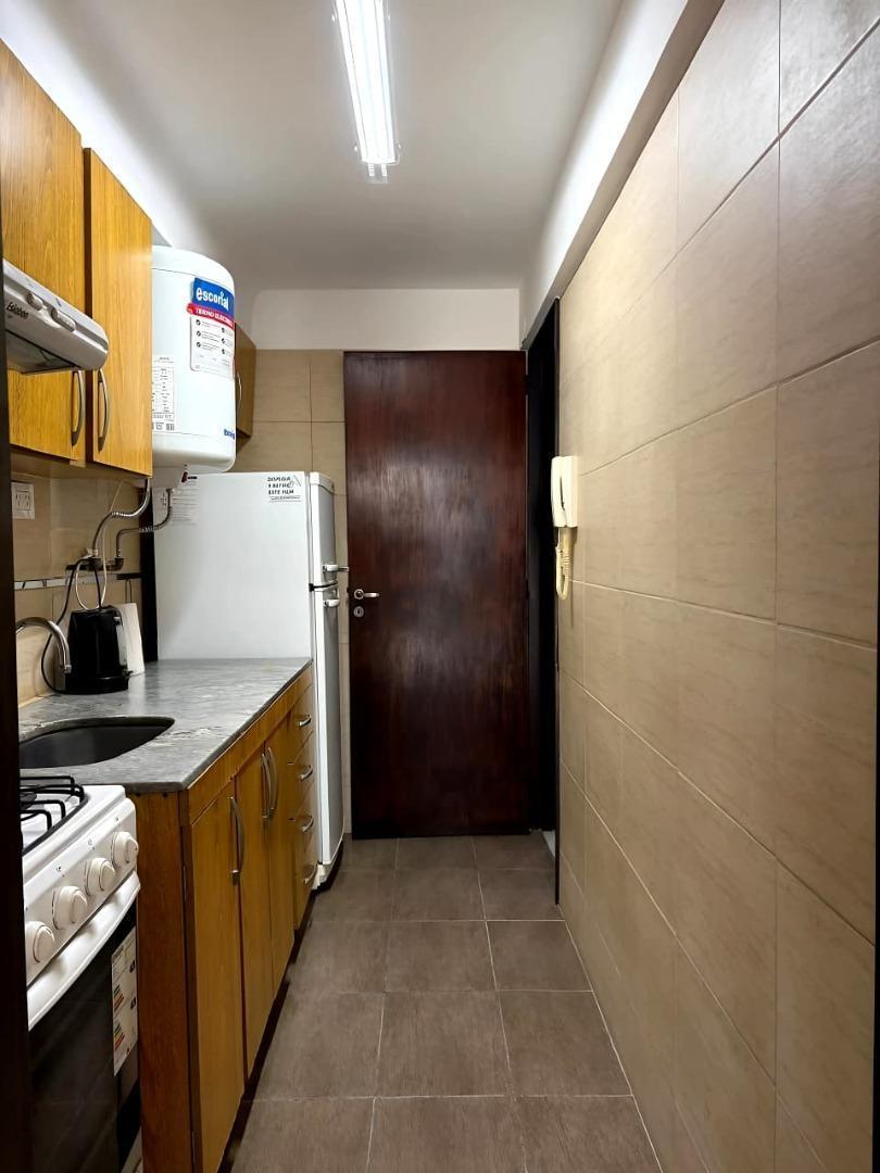 Foto de ALQUILO UN DORMITORIO CORRIENTES 900, imagen 2