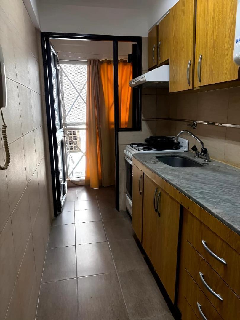 Foto de ALQUILO UN DORMITORIO CORRIENTES 900, imagen 3