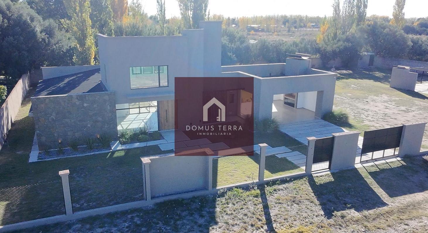 Foto de Casa a estrenar con pileta en 2.600 m² – Las Paredes, imagen 4