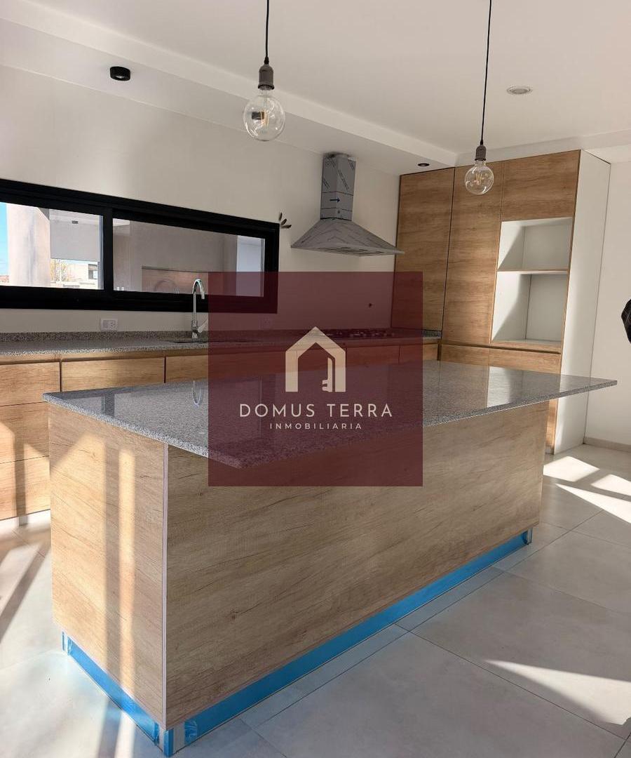 Foto de Casa a estrenar con pileta en 2.600 m² – Las Paredes, imagen 3