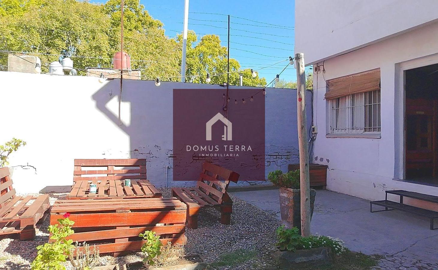 Foto de Casa + depto. independiente frente a terminal nueva – 690 m², imagen 2