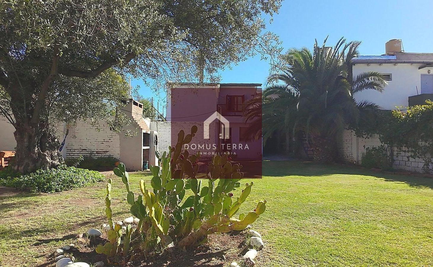 Foto de Casa + depto. independiente frente a terminal nueva – 690 m², imagen 1