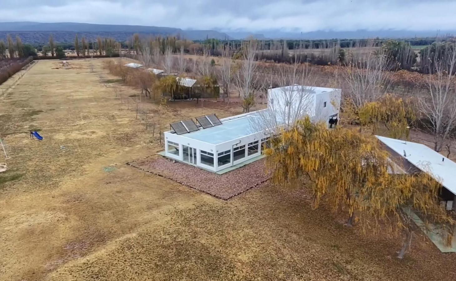 Foto de Venta Complejo 6 cabañas con pileta climatizada – Rama Caída, imagen 1