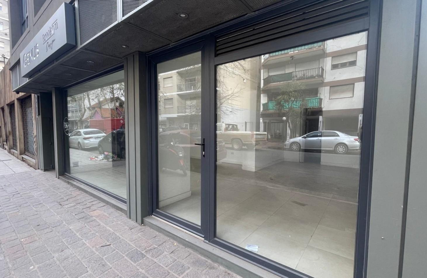 Foto de VENTA LOCAL EN VENTA 40MT2 MACROCENTRO, imagen 1