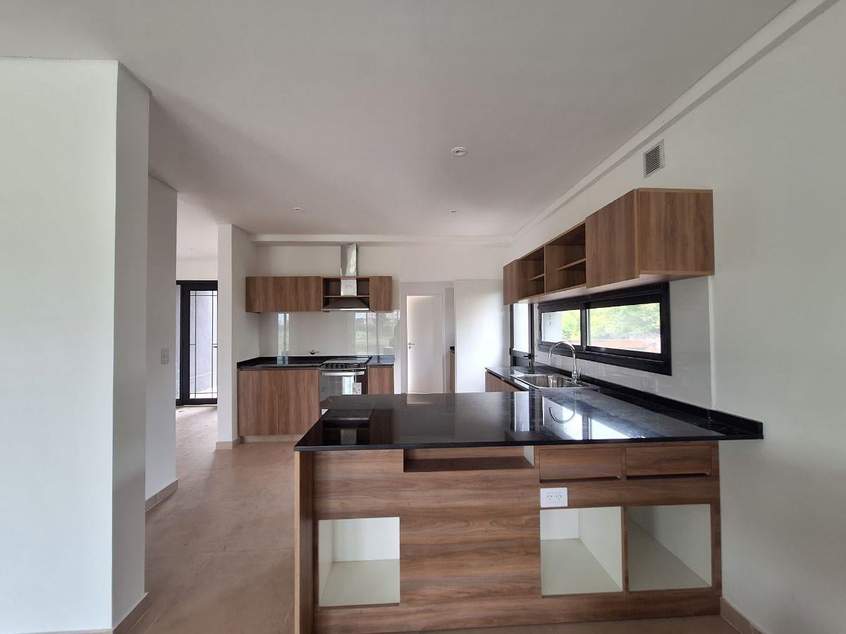 Foto de Casa 5 amb. en venta en El Cantón Islas, Escobar, imagen 2