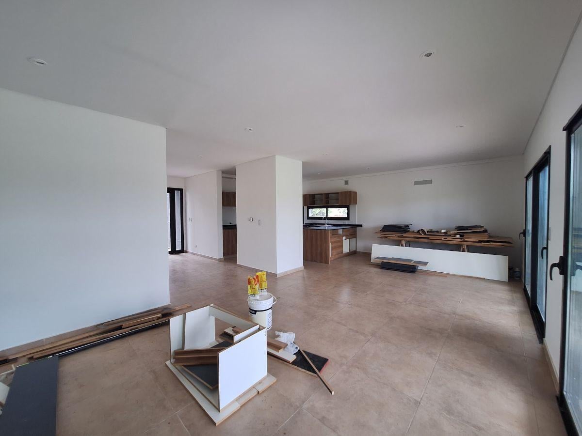Foto de Casa 5 amb. en venta en El Cantón Islas, Escobar, imagen 3