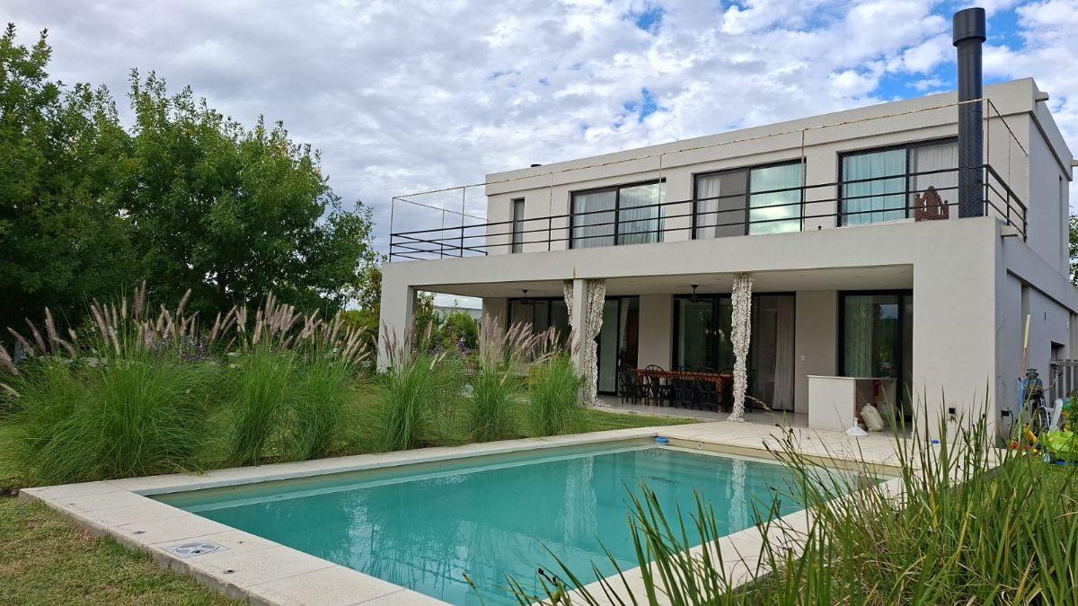 Foto de Casa 4 amb. en venta en El Cantón Golf, Escobar., imagen 1