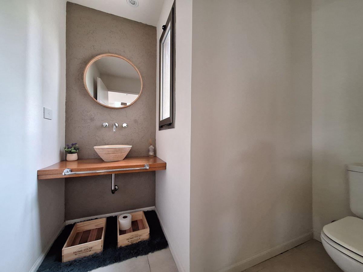 Foto de Casa de 260 m² con 3 dormitorios en alquiler en El Cantón., imagen 2
