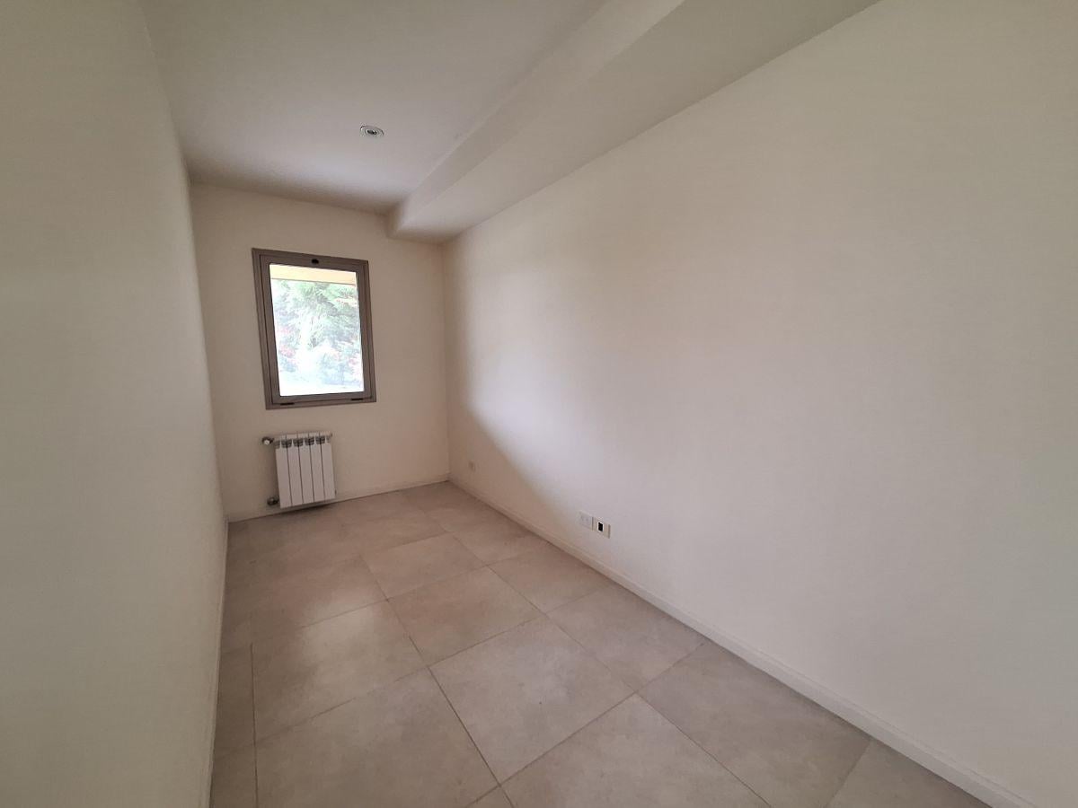 Foto de Casa de 260 m² con 3 dormitorios en alquiler en El Cantón., imagen 3