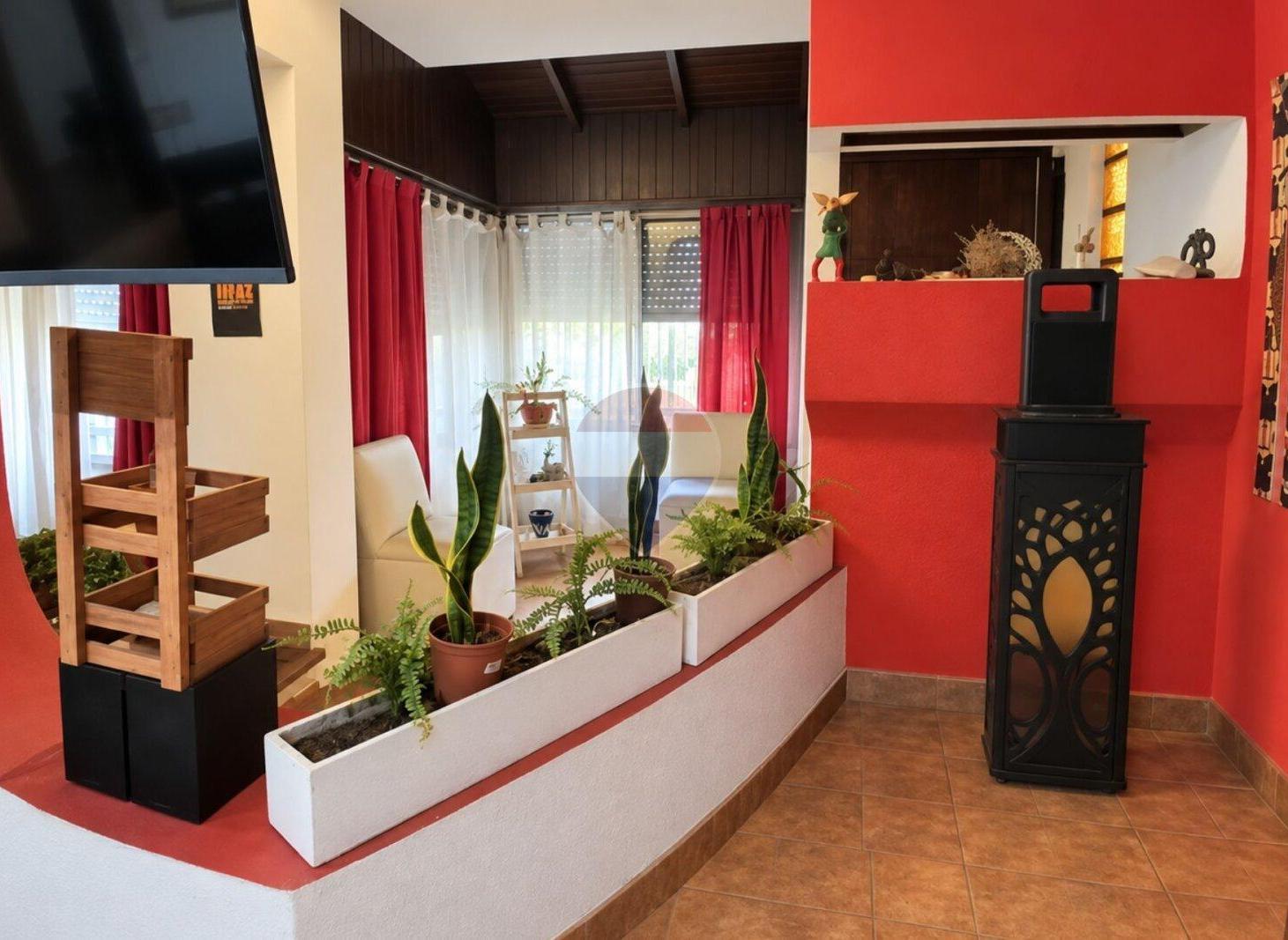 Foto de VENTA CASA 2 DORMITORIOS, COCHERA, QUINCHO Y PATIO, imagen 5
