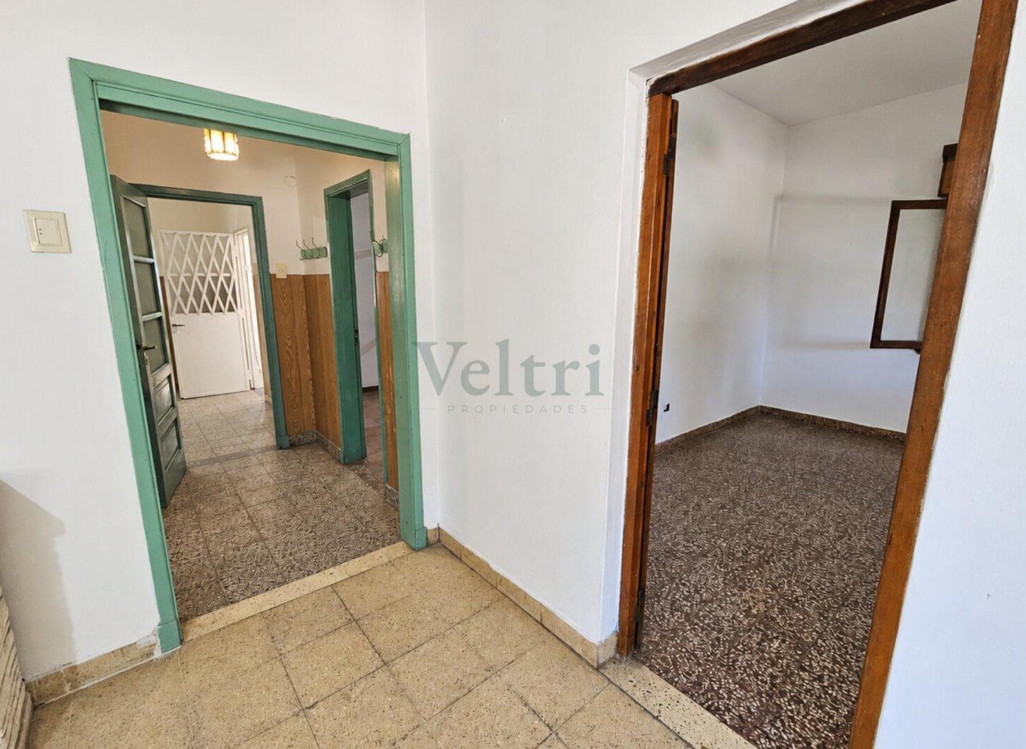 Foto de VENTA CASA 5 AMBIENTES CON PATIO - BERAZATEGUI, imagen 2