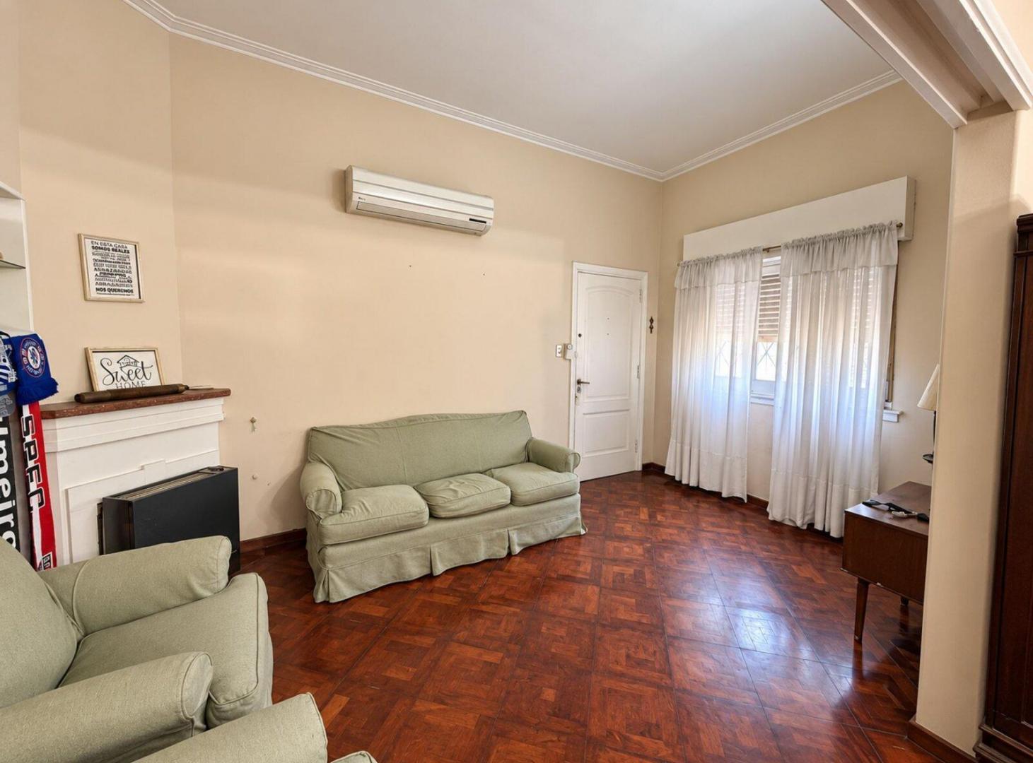 Foto de VENTA CASA 5 AMB CON COCHERA Y PATIO | BERNAL, imagen 5
