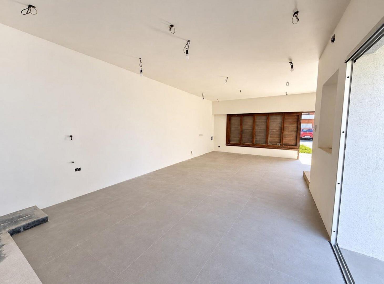 Foto de VENTA CASA 4 AMBIENTES CON COCHERA, imagen 3