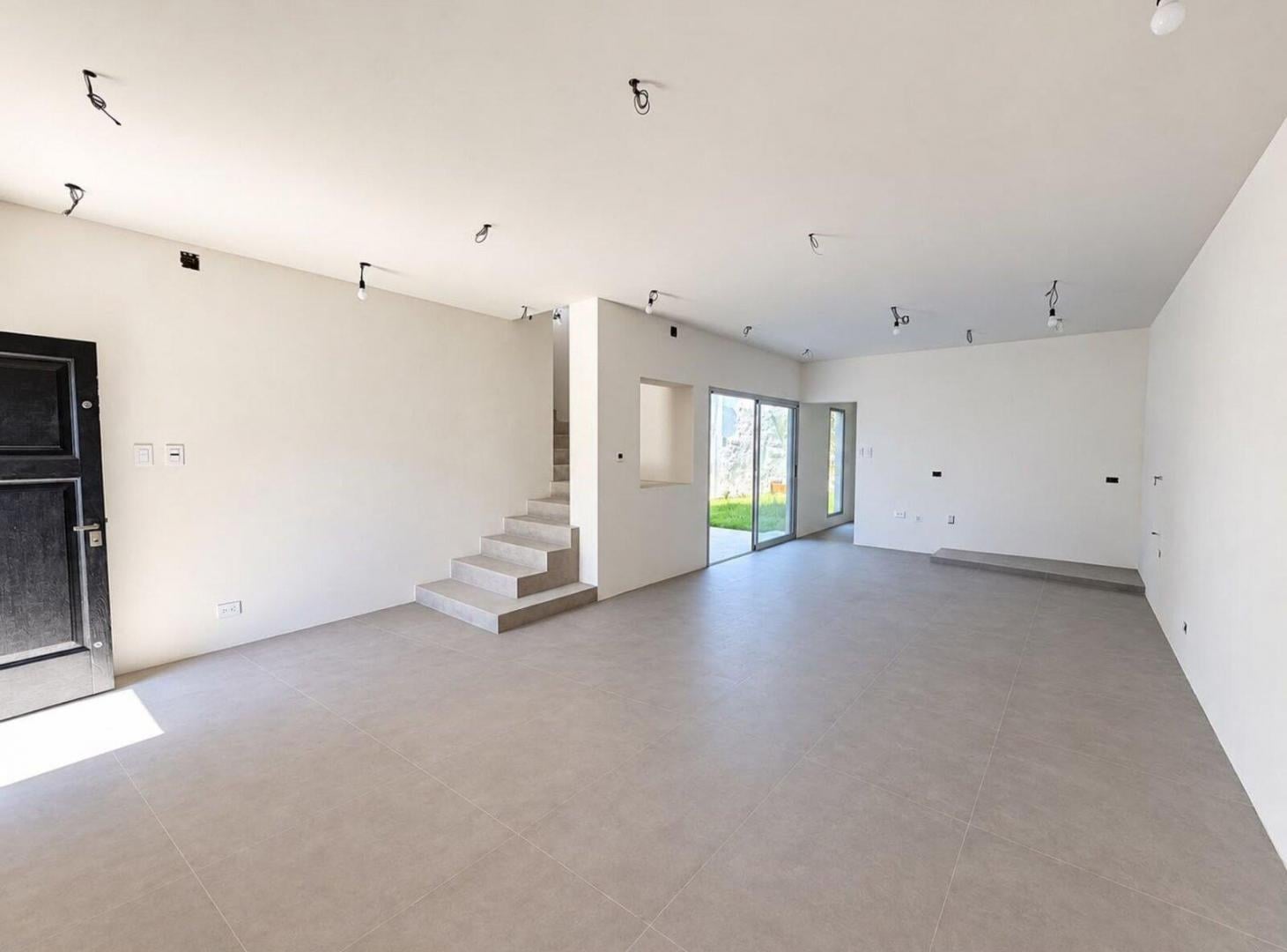 Foto de VENTA CASA 4 AMBIENTES CON COCHERA, imagen 2