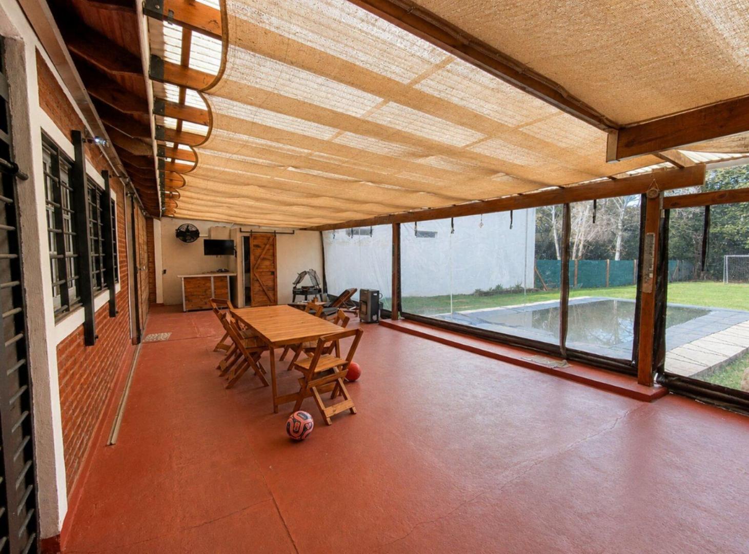 Foto de VENTA CASA CON PILETA EN LOTE 1.279 M² SOURIGUES, imagen 4