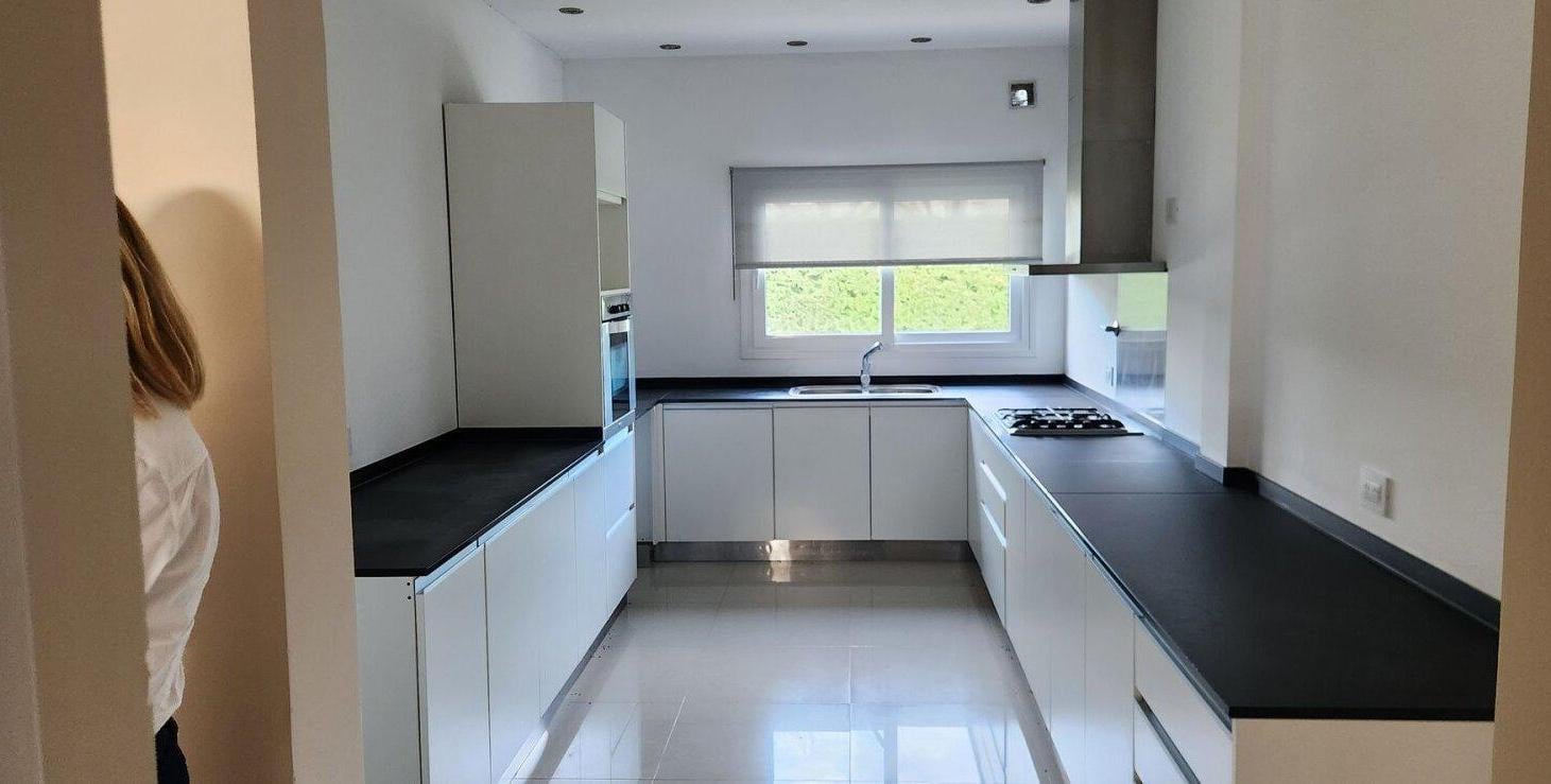 Foto de CASA EN ALQUILER – BARRANCAS DE IRAOLA, imagen 3