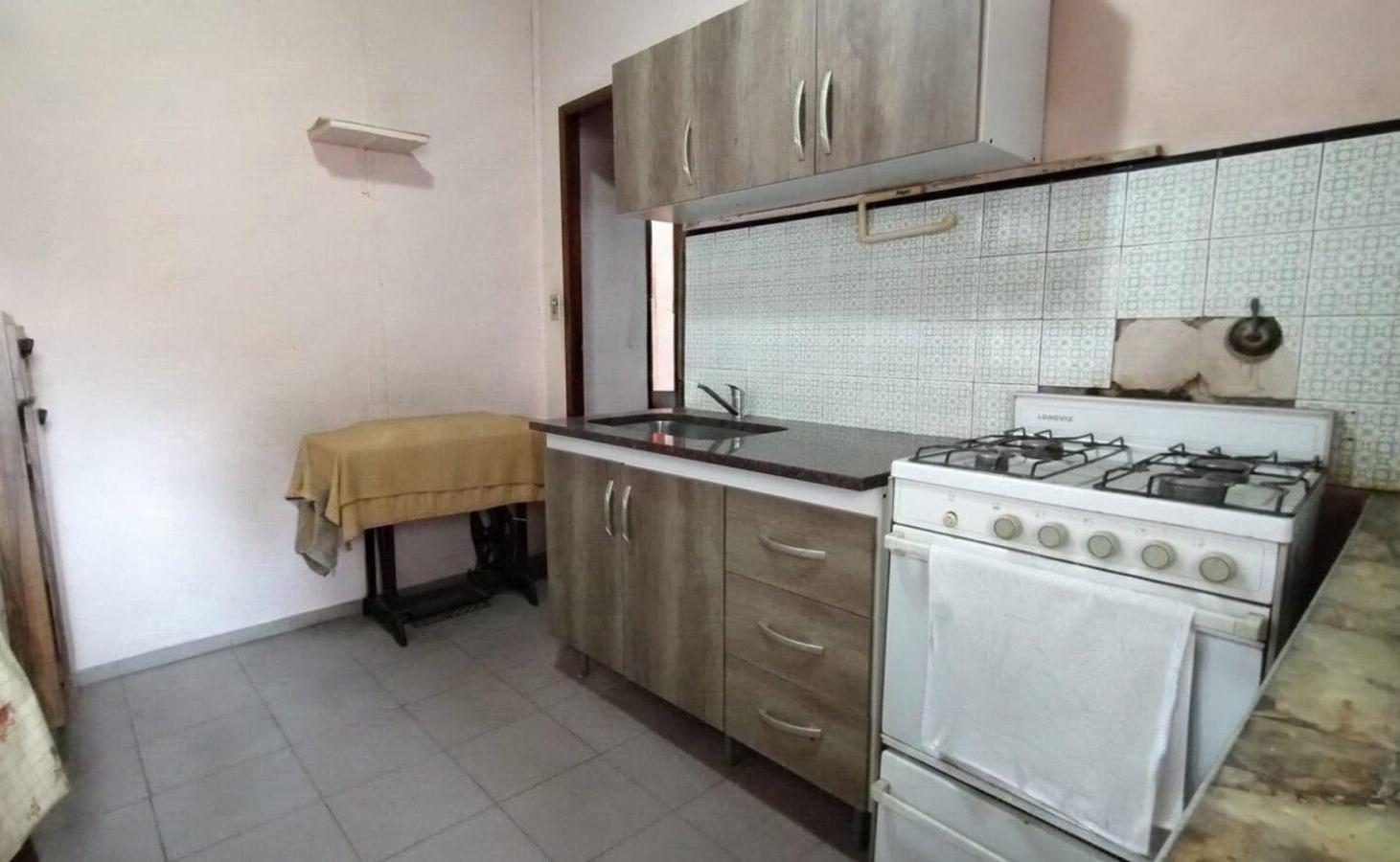 Foto de Venta casa 3 ambientes jardín y garaje en Dock Sud, imagen 3