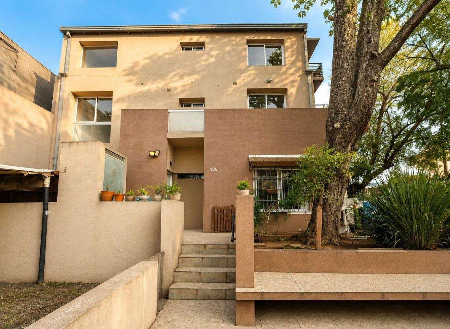 Foto de VENTA DEPTO DÚPLEX 2 AMB QUILMES OPORTUNIDAD, imagen 2