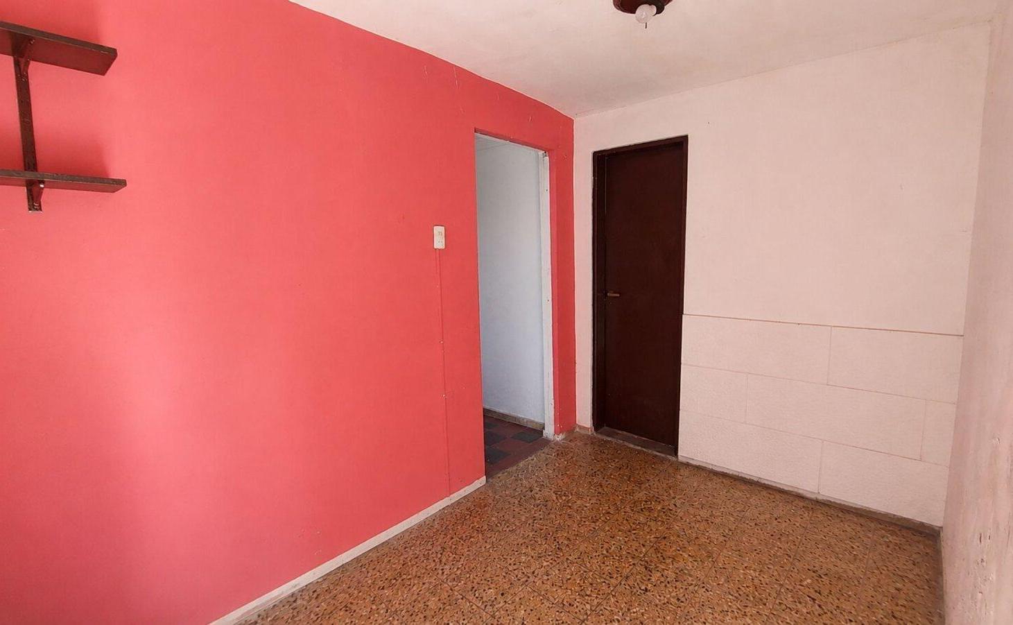 Foto de Casa en Venta 2 ambientes Quilmes oeste a reciclar, imagen 3