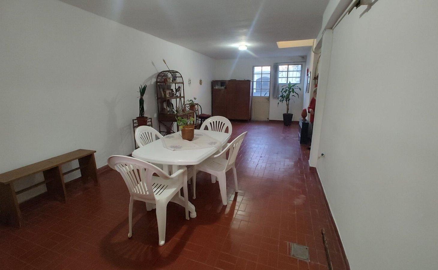 Foto de VENTA PH 4 AMB COCHERA PATIO REMEDIOS DE ESCALADA, imagen 4