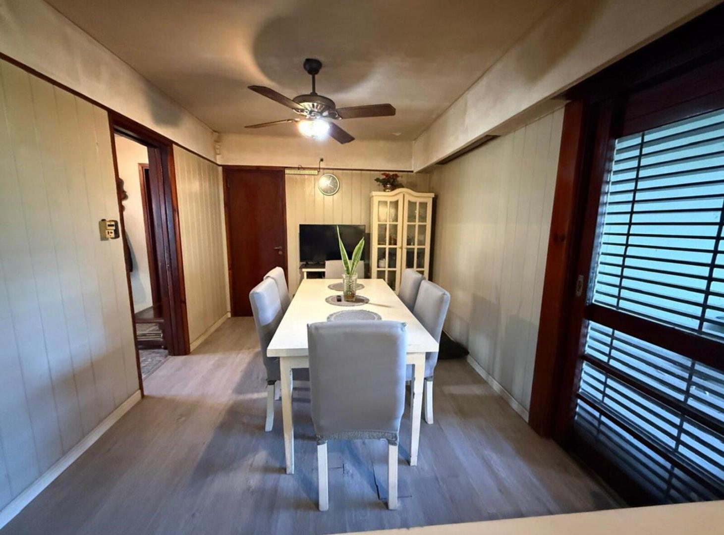 Foto de VENTA CASA 4 AMB PISCINA,PARQUE COCHERA BERNAL, imagen 4