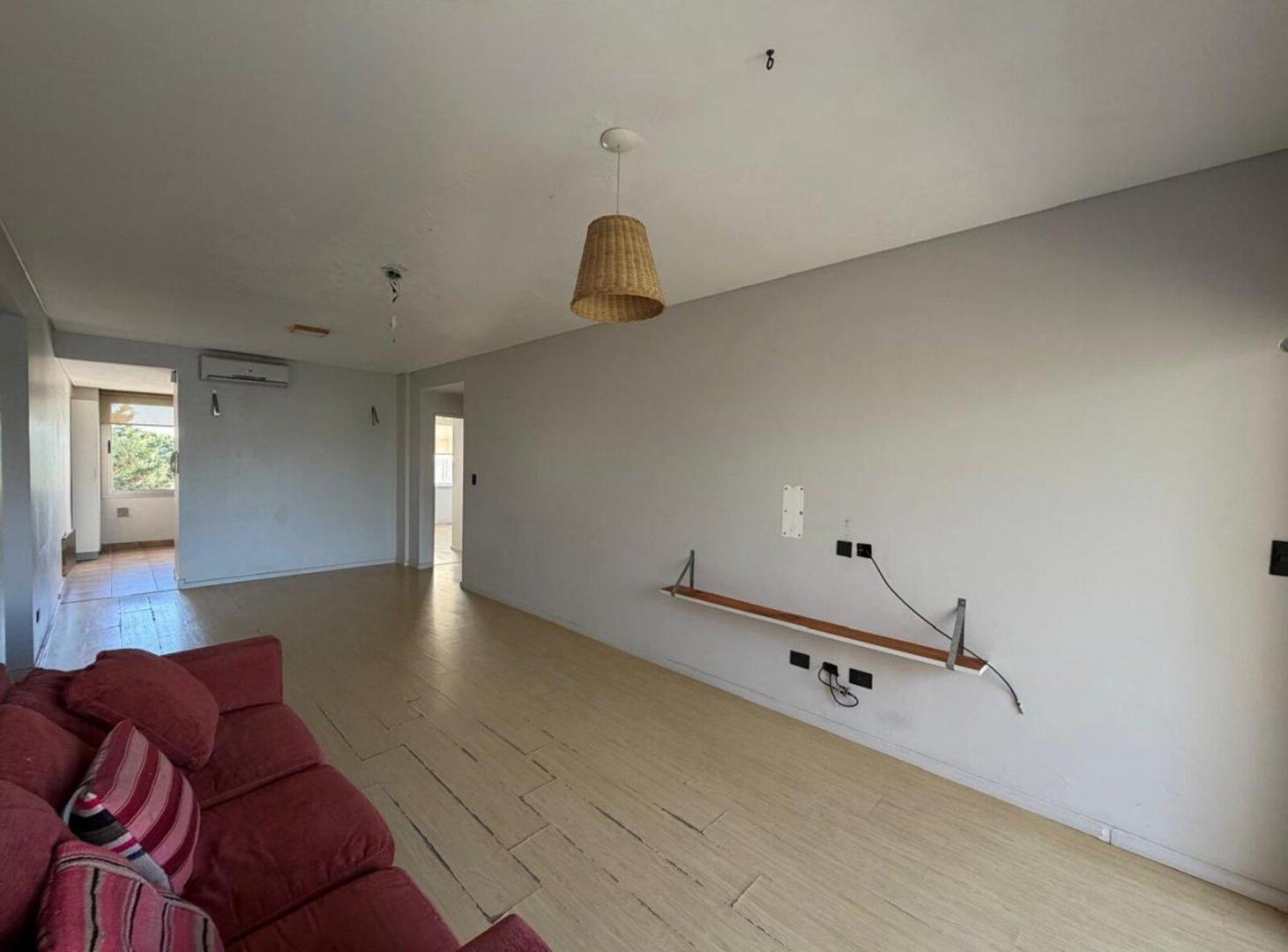 Foto de VENTA DEPTO 3 AMB. CON COCHERA Y BAULERA EN BERNAL, imagen 5