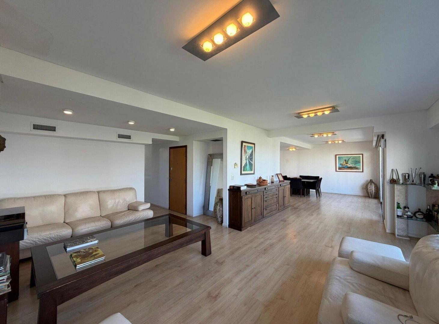 Foto de VENTA DEPTARTAMENTO 5 AMB CON COCHERAS, QUILMES, imagen 2