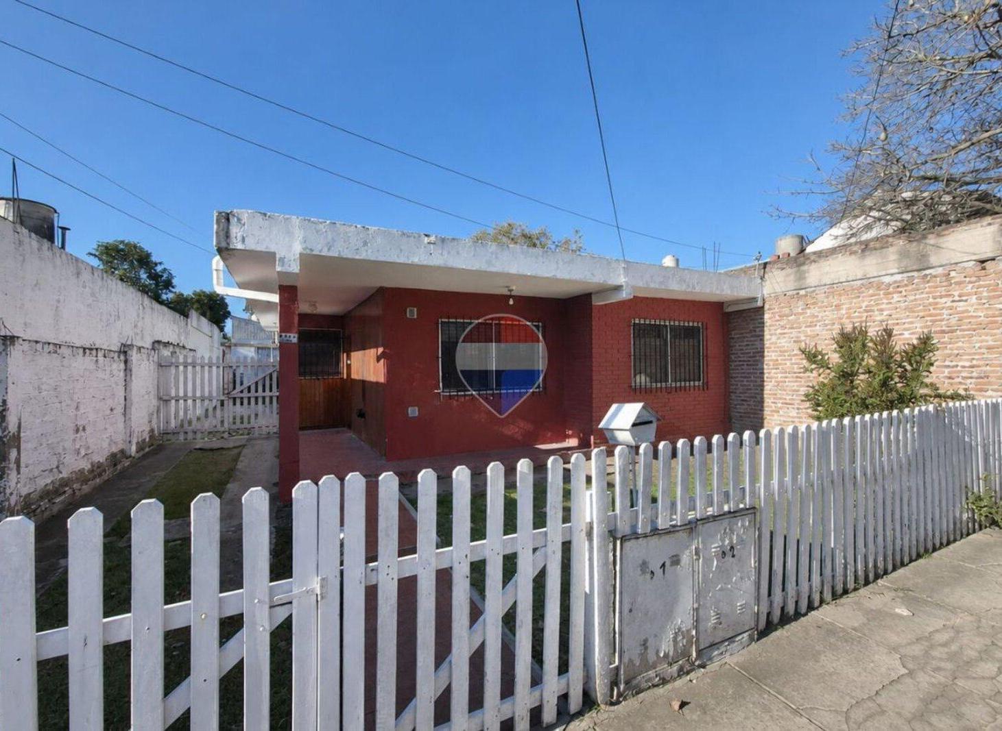 Foto de VENTA CASA 4 AMB CON COCHERA Y PARRILLA QUILMES O., imagen 1