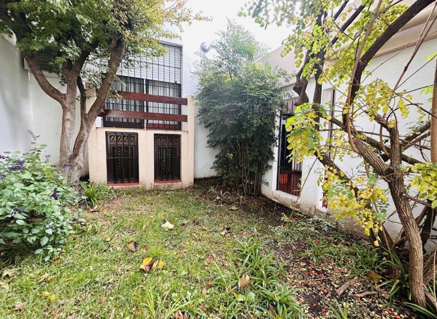 Foto de VENTA CASA 4 AMBIENTES 2 PLANTAS COCHERA QUILMES, imagen 4