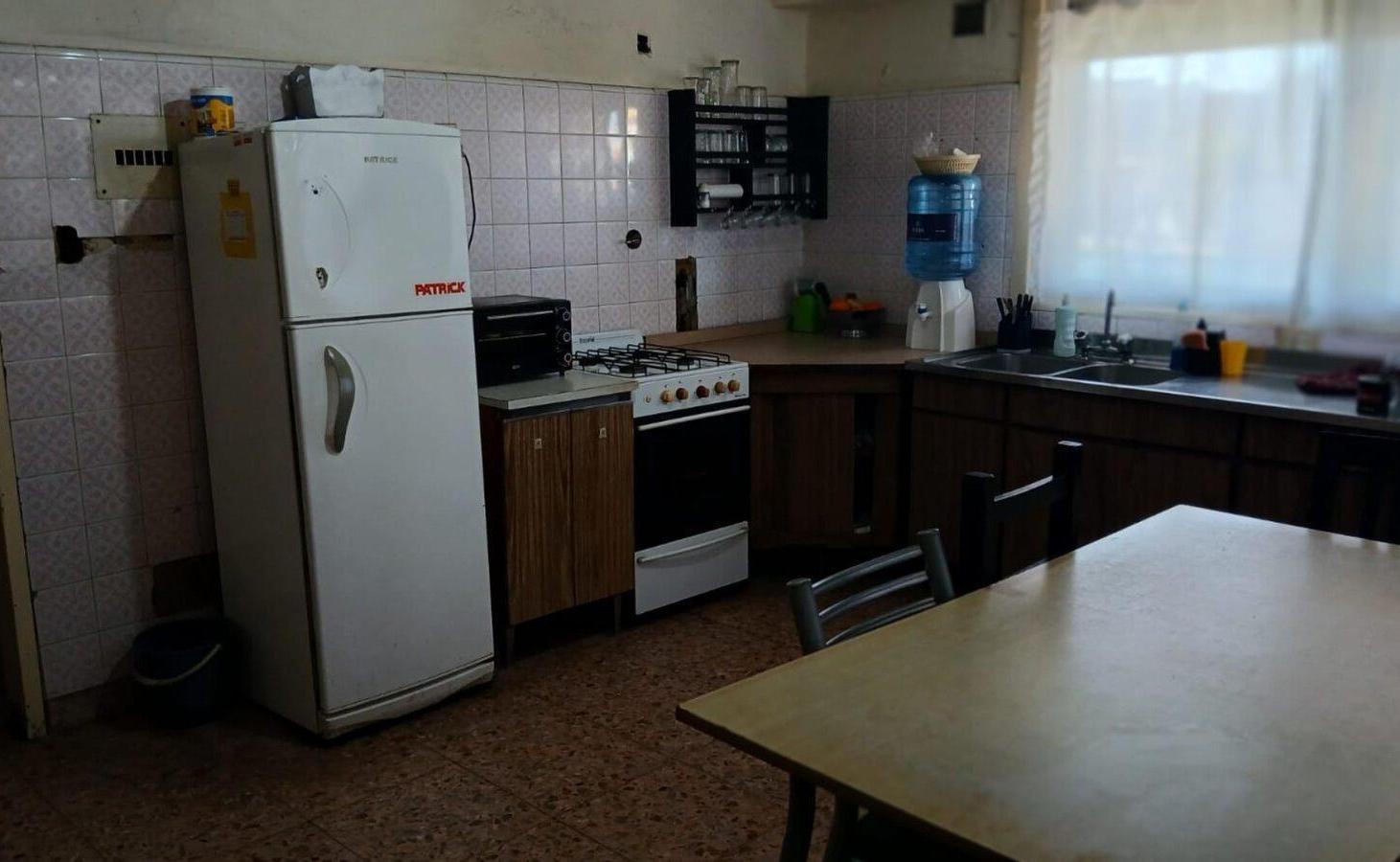 Foto de Venta casa 4 ambientes con lote en Bernal Oeste, imagen 2