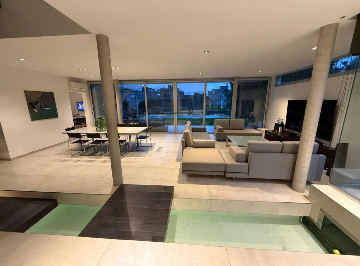 Foto de VENTA CASA 5 AMBIENTES CON PISICINA, NUEVO QUILMES, imagen 2