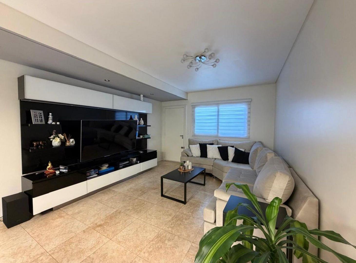 Foto de VENTA DUPLEX 4 AMBIENTES EN QUILMES CON COCHERA, imagen 1