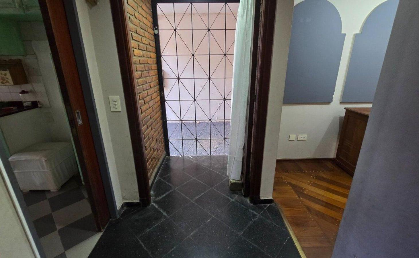 Foto de VENTA CASA 5 AMB. PILETA QUINCHO QUILMES, imagen 3