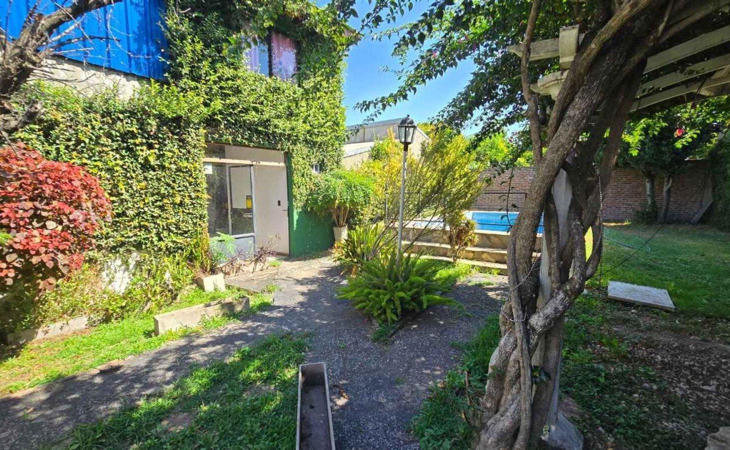 Foto de VENTA CASA 5 AMB. PILETA QUINCHO QUILMES, imagen 2